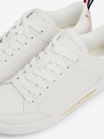 TOMMY HILFIGER Sneakers in White