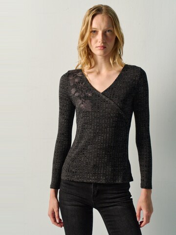 KOROSHI Shirt in Grau: Vorderseite