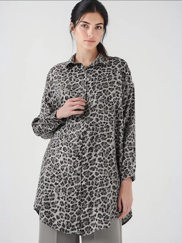 Bigdart Bluse in Schwarz: Vorderseite