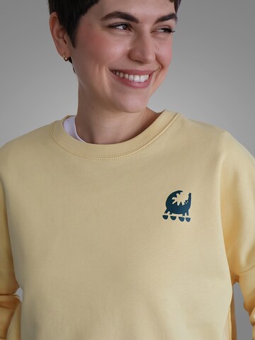 Kultgut Pullover 'an ordinary crocodile'‌‌ in Gelb