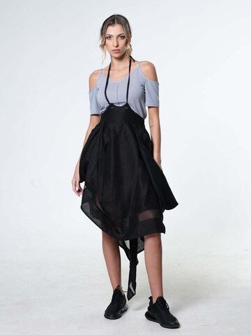 Metamorphoza Dungaree skirt in Black: front