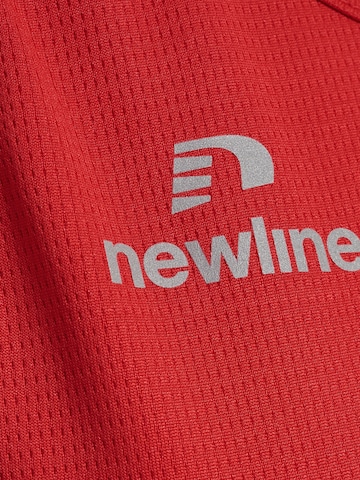 Haut de sport Newline en rouge