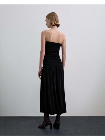 Scalpers Dress in Black