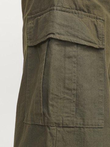 Regular Pantalon cargo JACK & JONES en vert