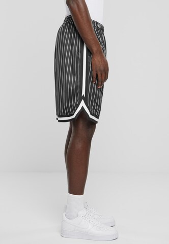 Loosefit Pantaloni di Urban Classics in nero
