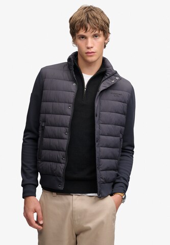 Superdry & Co Tussenjas in Grijs: voorkant