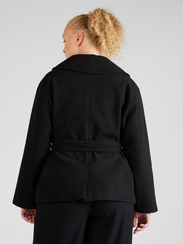 Vero Moda Curve - Abrigo de entretiempo 'ANNE' en negro
