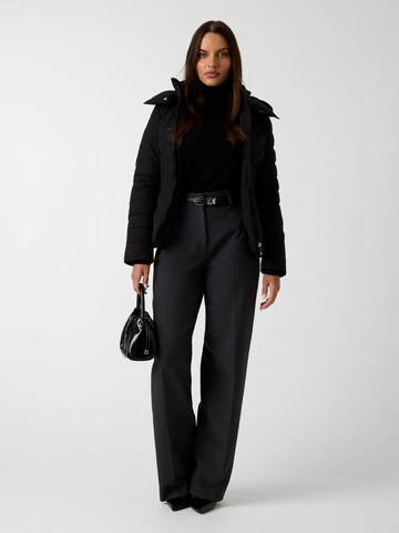 GUESS Winter Jacket in Black