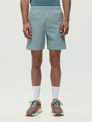 Born Regular Shortshorts 'Torne' in Grün: Vorderseite