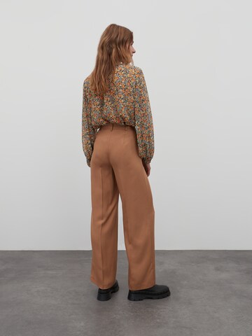 EDITED Wide leg Broek 'April' in Bruin