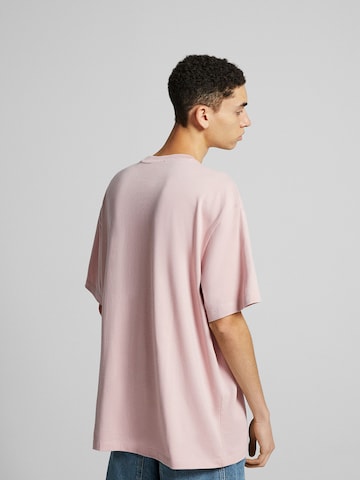 Tricou de la Bershka pe roz