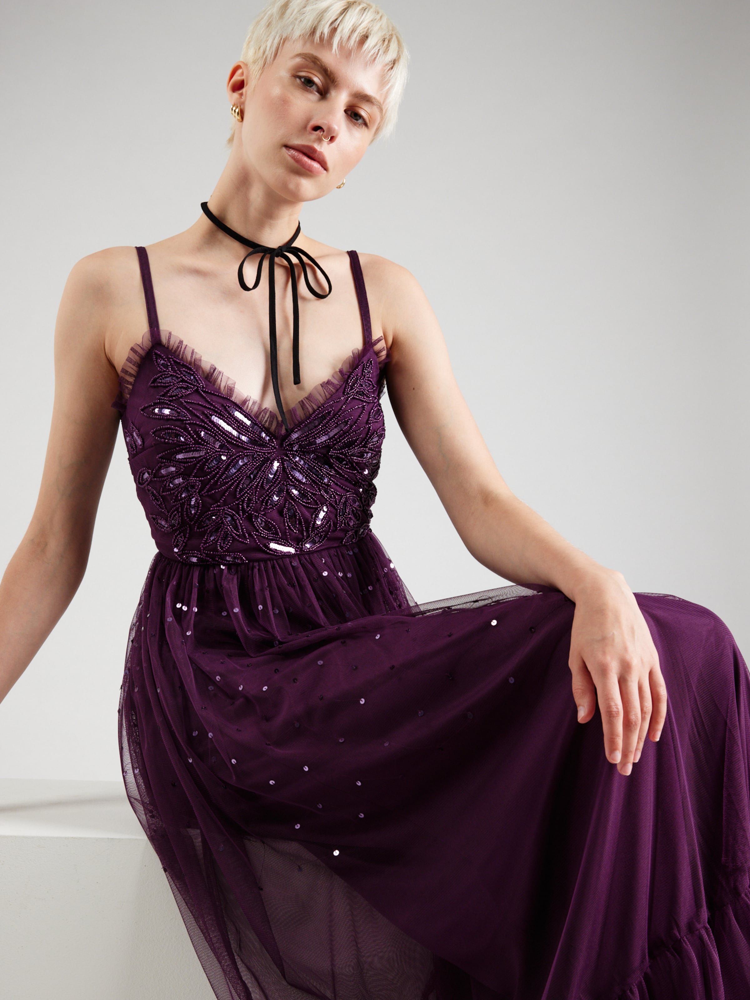 Robe de soiree Maya Deluxe en Violet ABOUT YOU