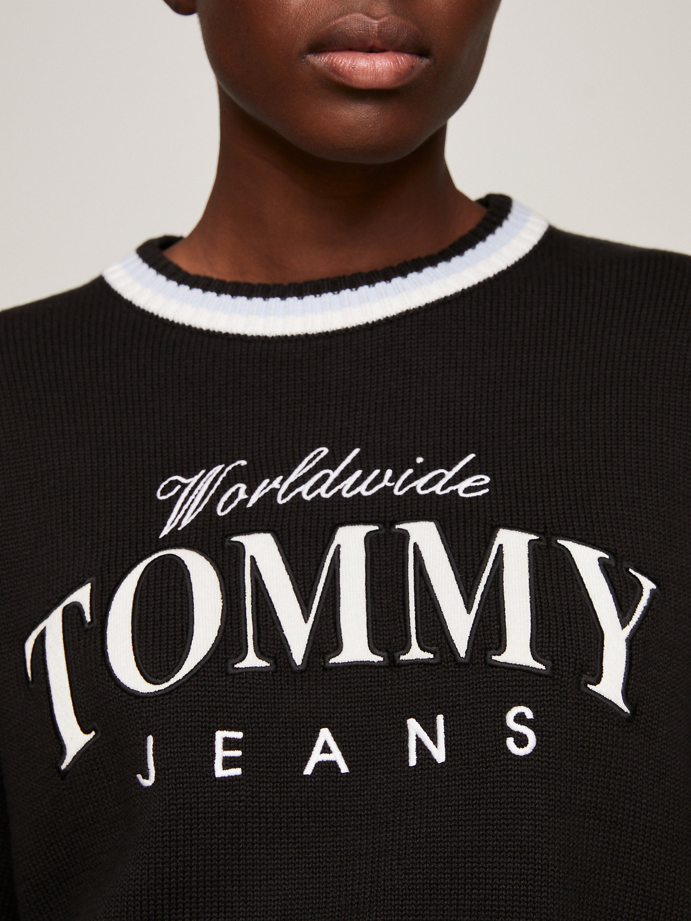 Tommy jeans collegiate sweater deals