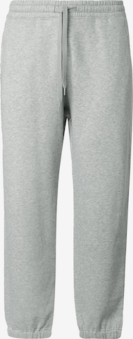 HOLLISTERTapered Hlače - siva boja: prednji dio