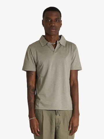 T-Shirt SSEINSE en vert : devant