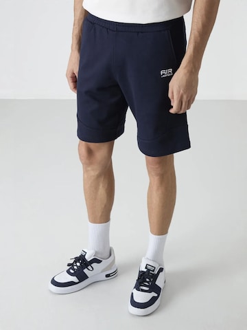 Tommy Life Regular Pants in Blue