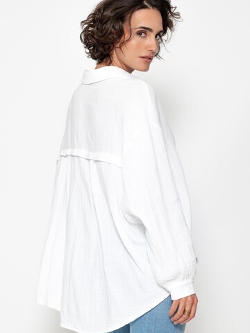 SASSYCLASSY Bluse 'kürzere Variante' in Weiß