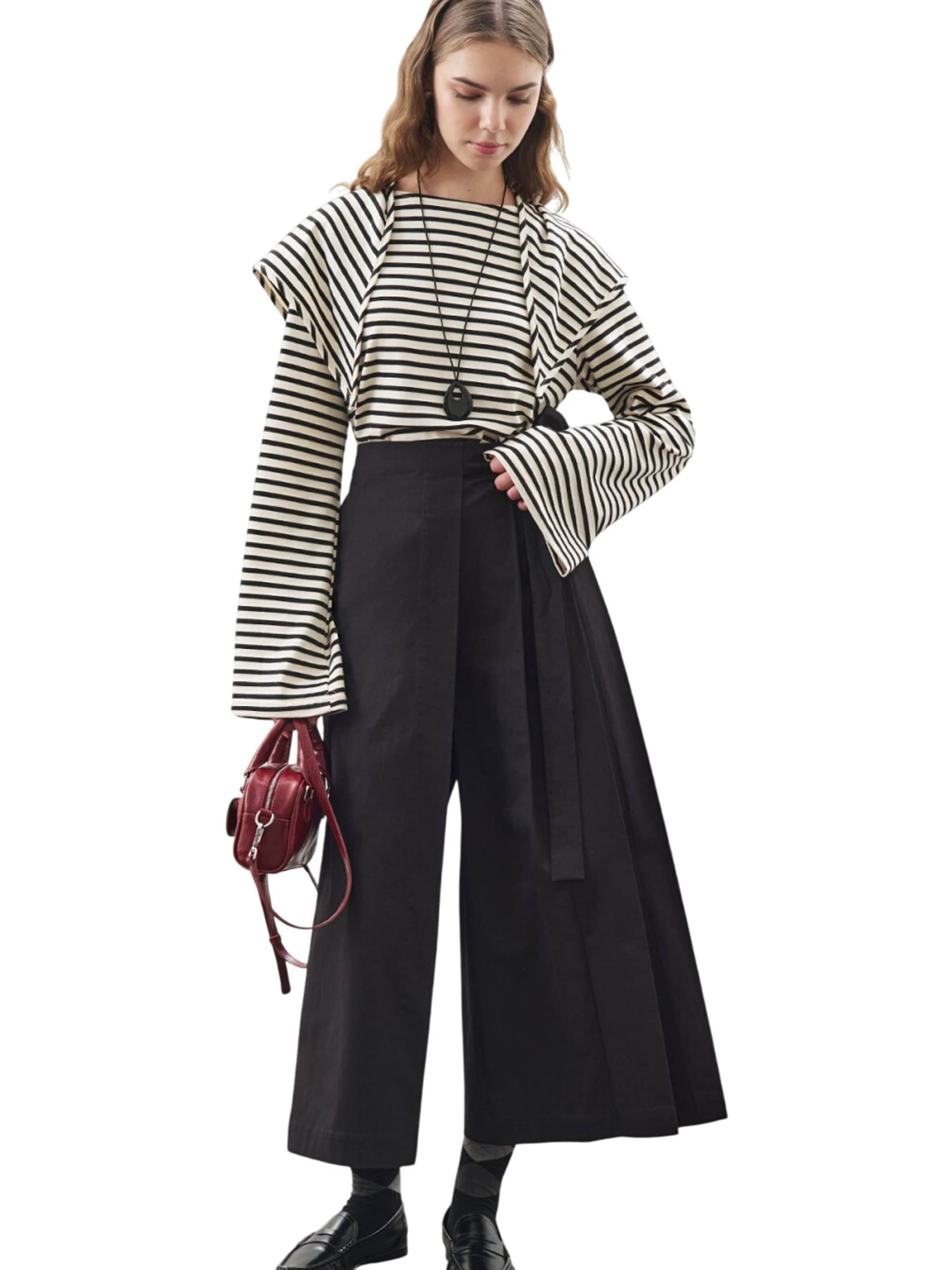 MANUKA Regular Trousers in Black