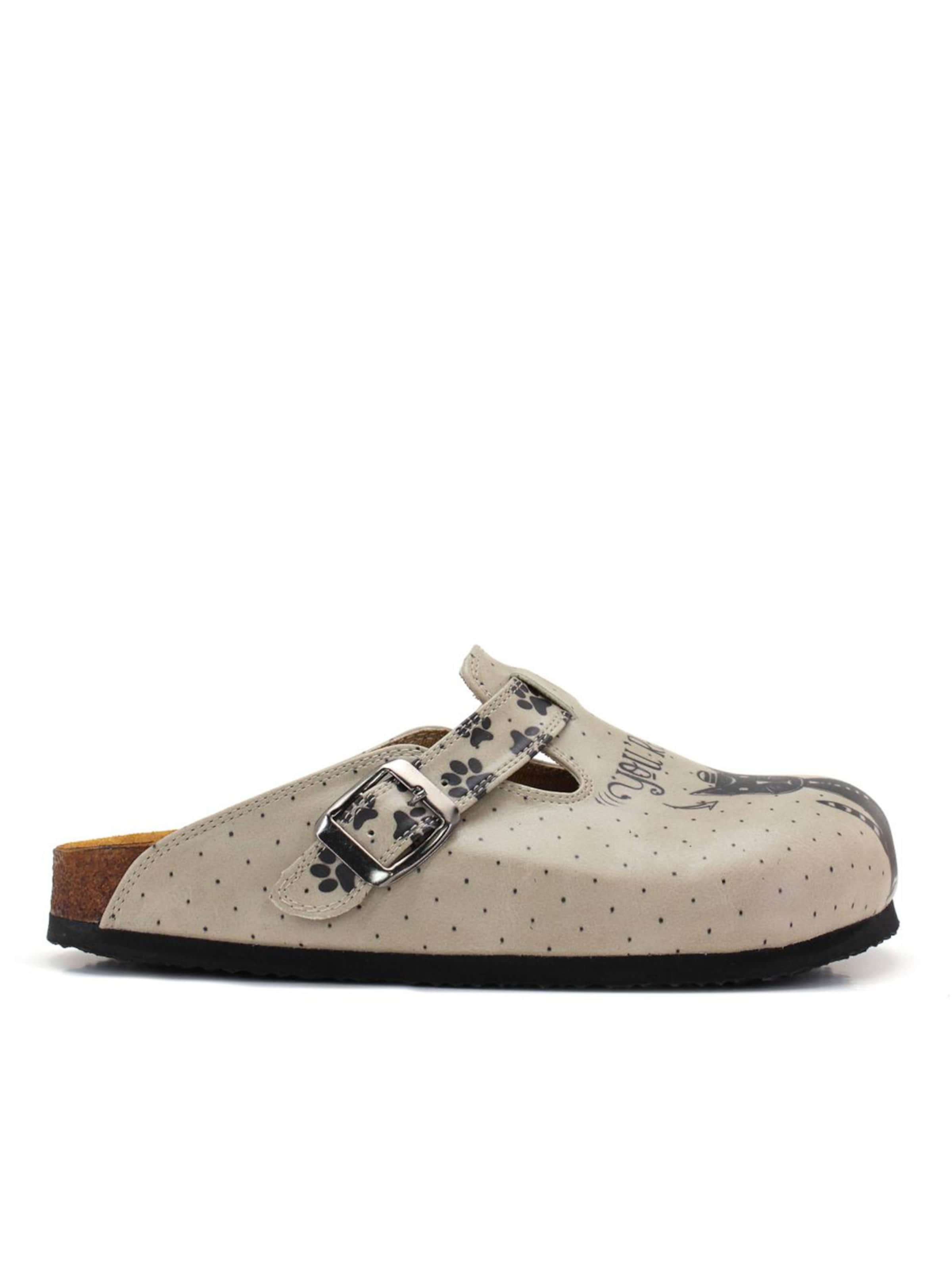 Clogs 'Women Calceo Black and Beige Clogs CAL5422 with cat design' di Goby in colori misti
