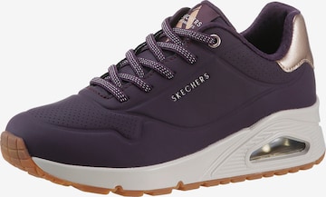 SKECHERS Низкие кроссовки 'UNO - WONDERER' в Лиловый: спереди