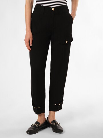 Rosner Tapered Pleat-Front Pants ' Mara ' in Black: front