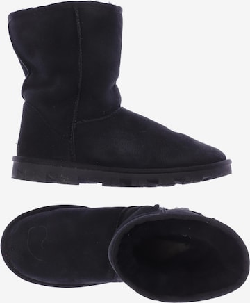 UGG Dress Boots in 40 in Black: front