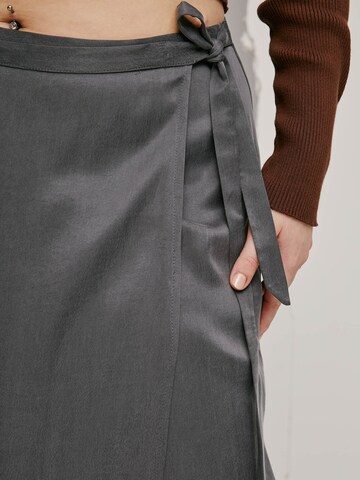 A LOT LESS Skirt 'Ayla' in Grey