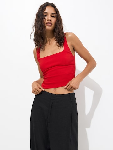 Top di Pull&Bear in rosso