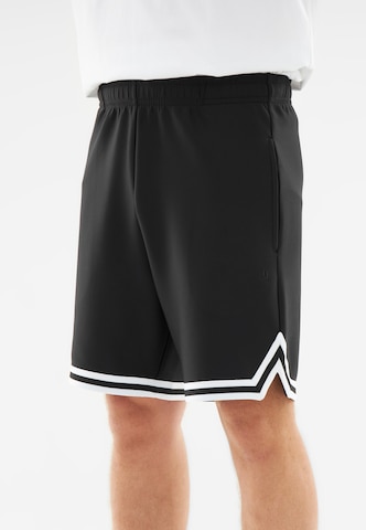 Regular Pantaloni 'Parker' de la Johnny Urban pe negru