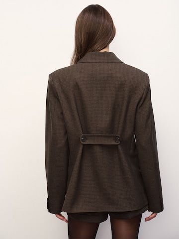 RÆRE by Lorena Rae Marynarka w kolorze brązowy