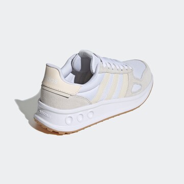 Baskets basses 'Run 84' ADIDAS SPORTSWEAR en beige