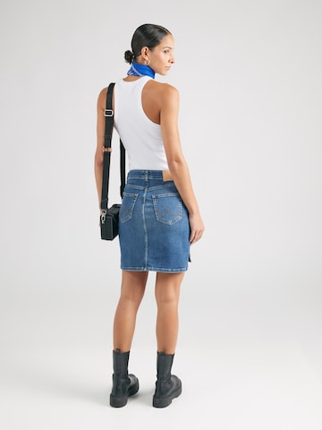 Gonna 'Mirah' di LTB in blu