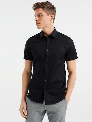 WE Fashion - Slim Fit Camisa em preto: frente