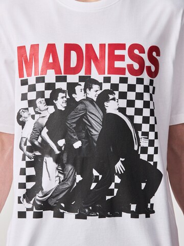 T-Shirt Next en blanc