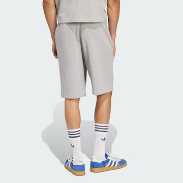 Regular Pantalon 'Essentials Trefoil' ADIDAS ORIGINALS en gris