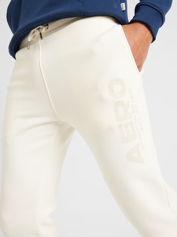 AÉROPOSTALE Tapered Sporthose in Beige