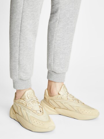 Baskets basses 'Ozelia' ADIDAS ORIGINALS en beige : devant