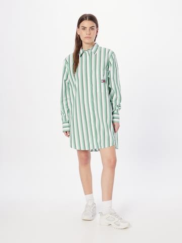 Tommy Jeans Shirt Dress in Green: front