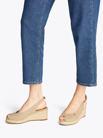 TOMMY HILFIGER Szandálok - bézs
