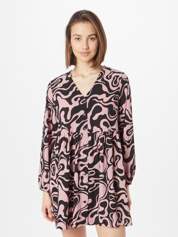 Robe-chemise Monki en rose : devant