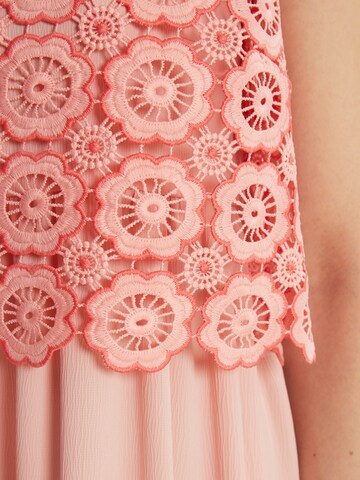 Robe de cocktail 'Zahyla' Ana Alcazar en rose
