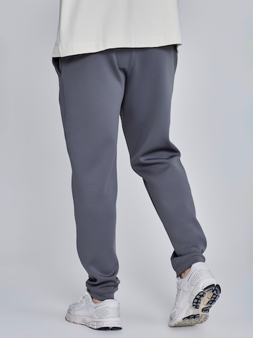 Regular Pantalon SikSilk en gris