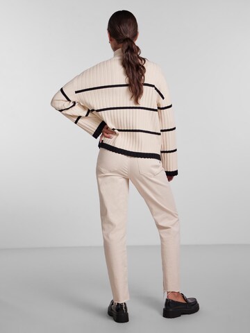 Pull-over 'Hilja' PIECES en blanc