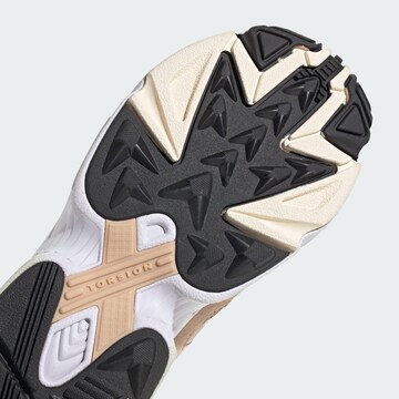 Sneaker bassa 'Falcon' di ADIDAS ORIGINALS in beige