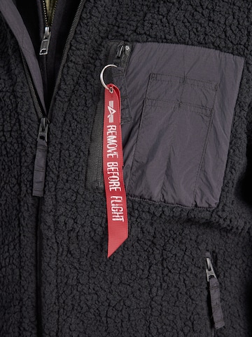 ALPHA INDUSTRIES - Chaqueta polar 'Sherpa Zip' en negro