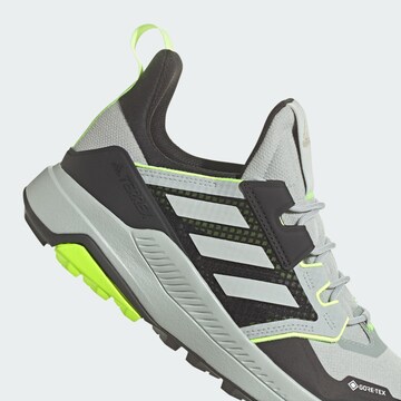 Chaussure basse 'Trailmaker' ADIDAS TERREX en gris