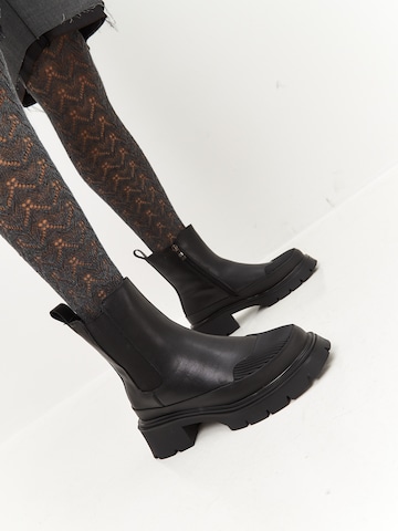 CESARE GASPARI Booties in Black