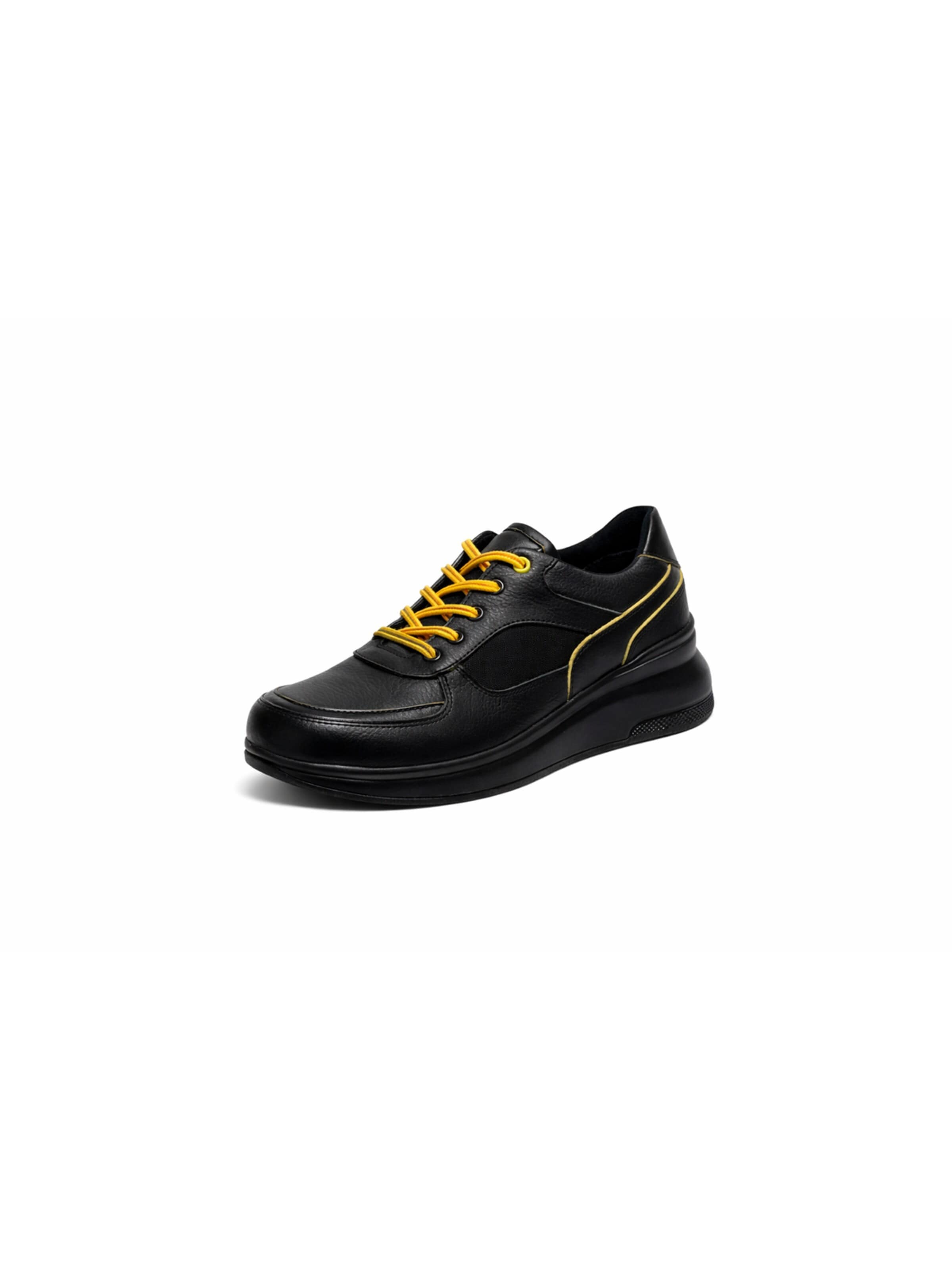 Lorévine Sneakers in Black: front