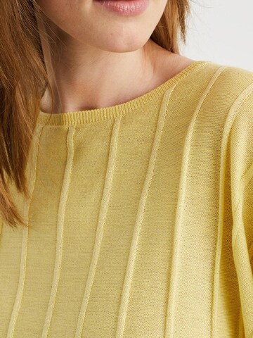 Pull-over WE Fashion en jaune