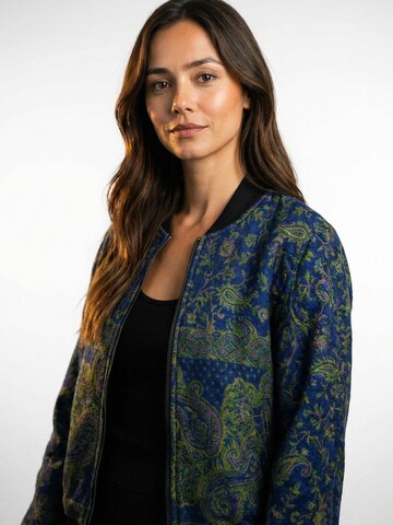 Shop Karey Winterjacke 'KAMAL BOMBER JACKET GREEN AND BLUE'‌‌‌‌‌‌‌‌ in Grün